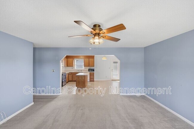 Building Photo - 1607 McFarland Dr