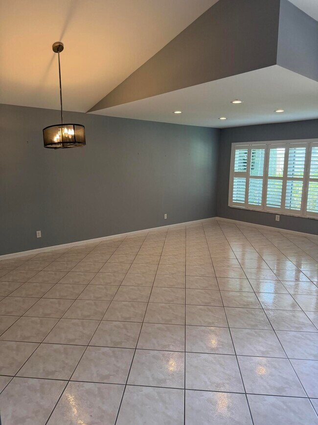 Building Photo - 8202 White Rock Cir