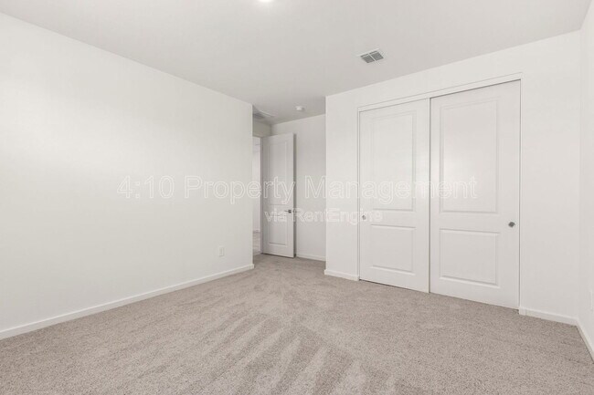 Building Photo - 35405 W Catalan St