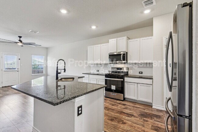 Building Photo - 4712 Paluxy Trl
