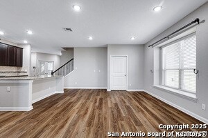 Building Photo - 3427 Silver Set