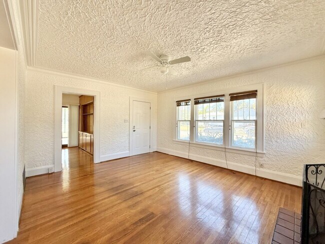 Building Photo - 1013 23rd St W