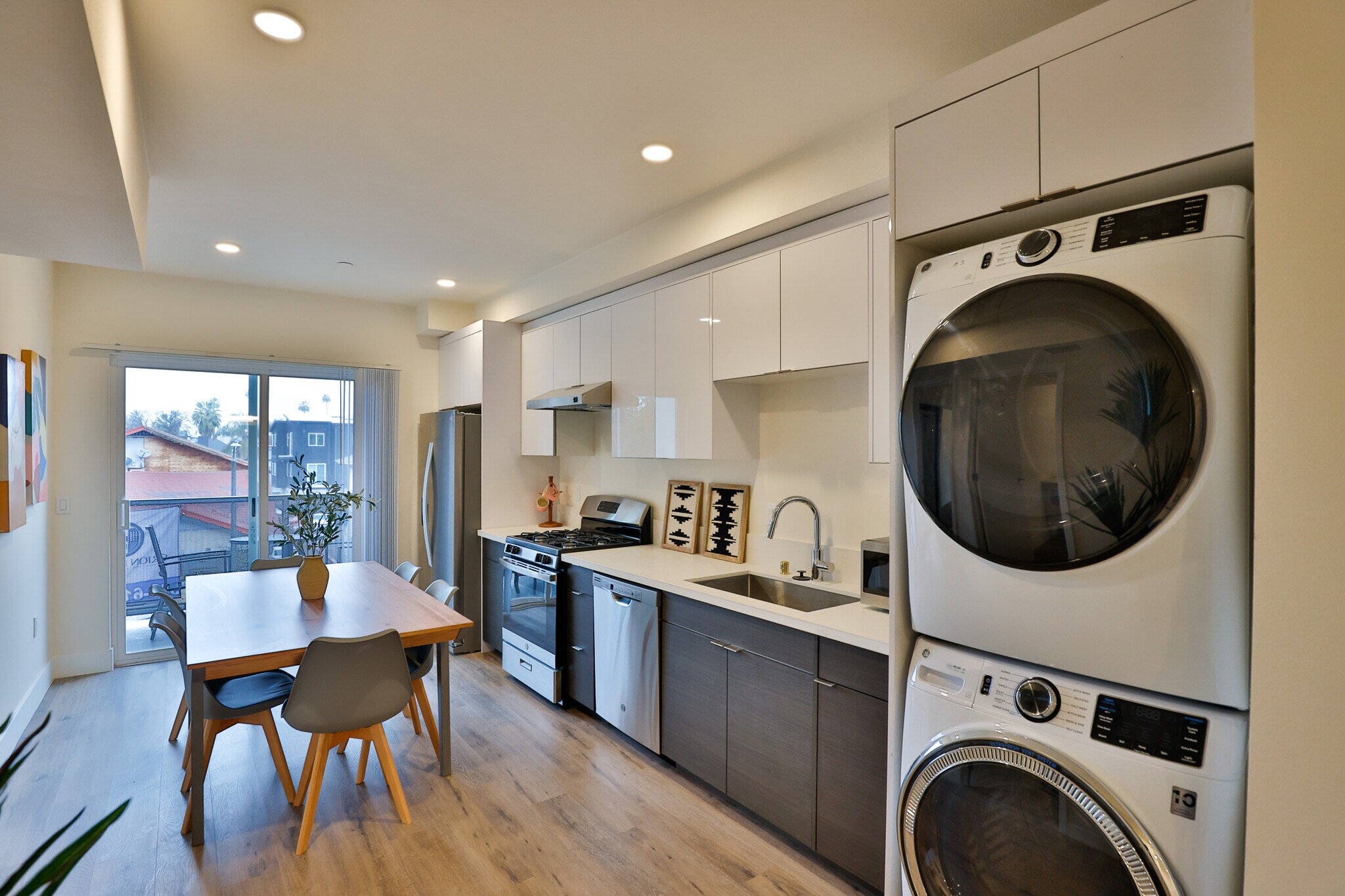 Building Photo - 1164 W 37th Pl