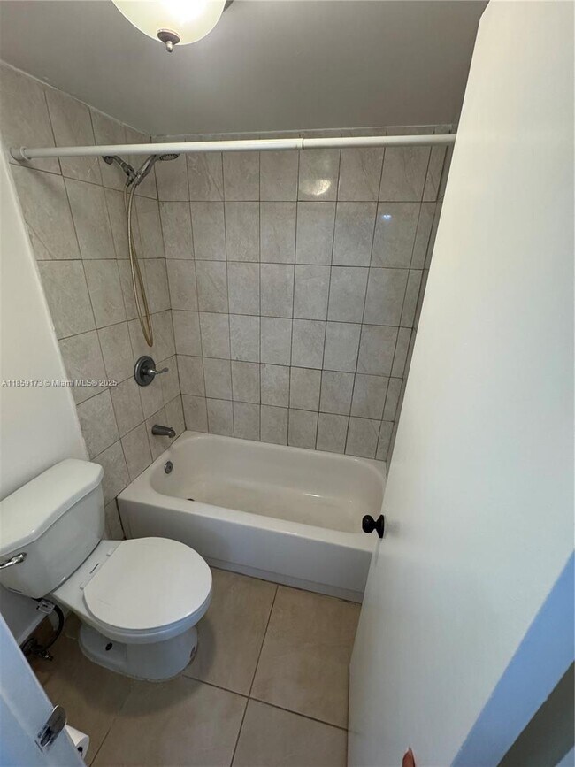 Building Photo - 6841 SW 147th Ave