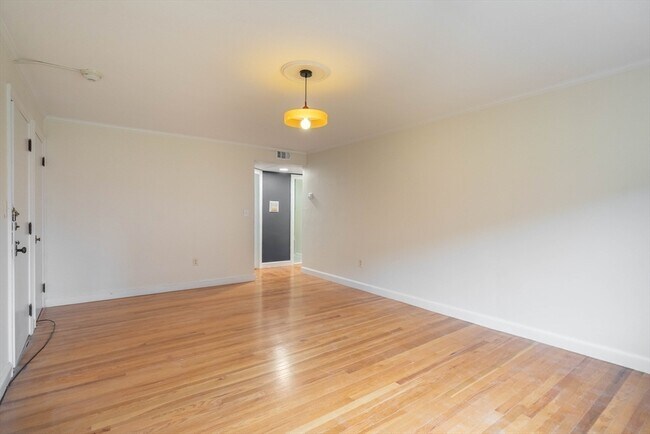 Building Photo - 20 N Ashland St