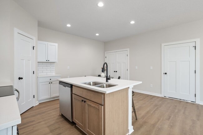 Building Photo - Fox Creek Holly Plan