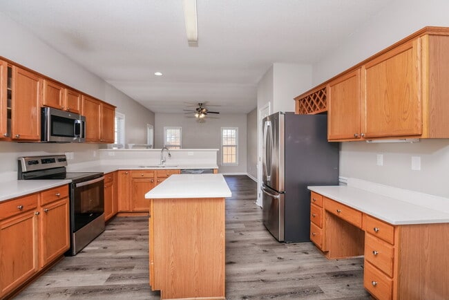 Building Photo - 5820 Waterford Landing Ct