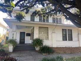 Building Photo - 616 W Azeele St