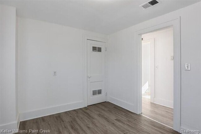 Building Photo - 7559 Studebaker Ave