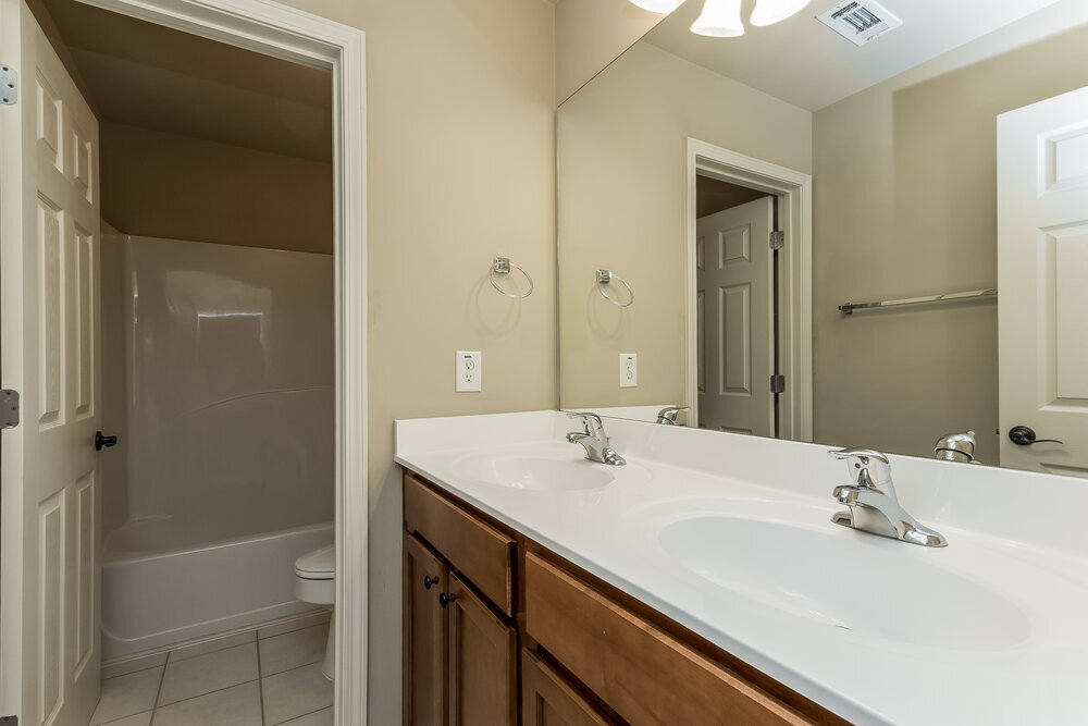 Building Photo - 3925 Village Estates Ct