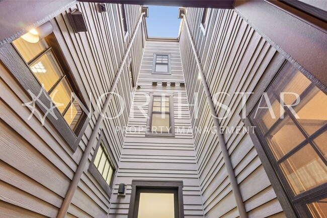 Building Photo - Luxury Living in the Heart of Lake Oswego: Stylish 3-Story Townhouse