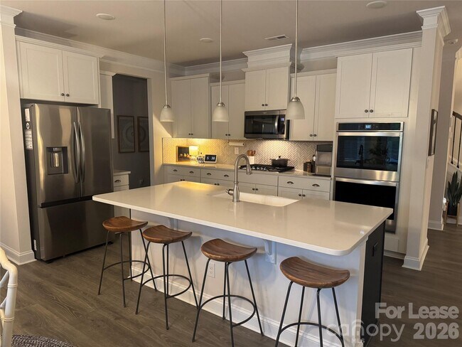 Building Photo - 1058 Thoroughbred Dr.