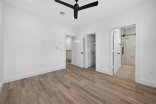 Building Photo - 5027 Willow Glen Dr