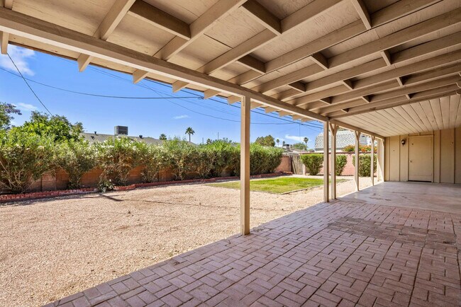 Building Photo - 8323 E Montecito Ave
