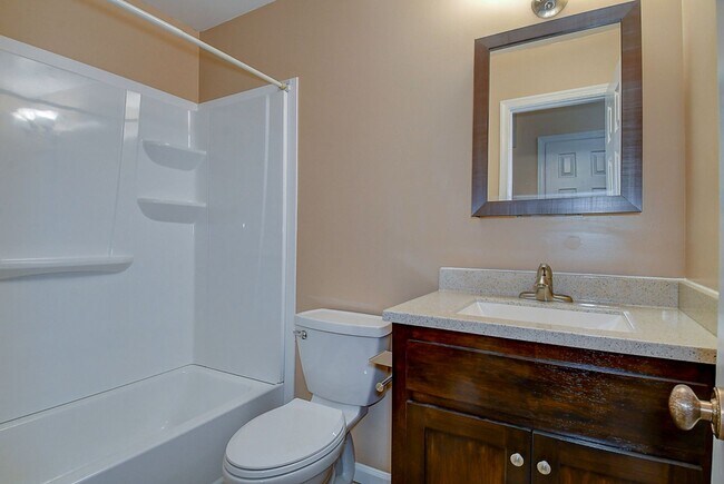 Building Photo - TOWNHOME FOR RENT - HAMPTON!