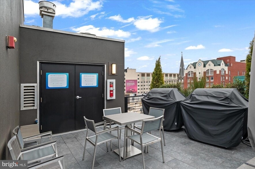 Building Photo - 809 6th St NW