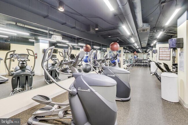 Building Photo - 5500 Holmes Run Pkwy