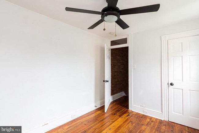 Building Photo - Charming 2 Bedroom Home with Modern Amenit...