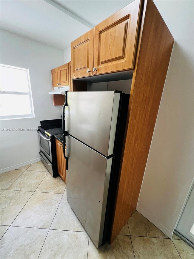 Building Photo - 946 Bay Dr