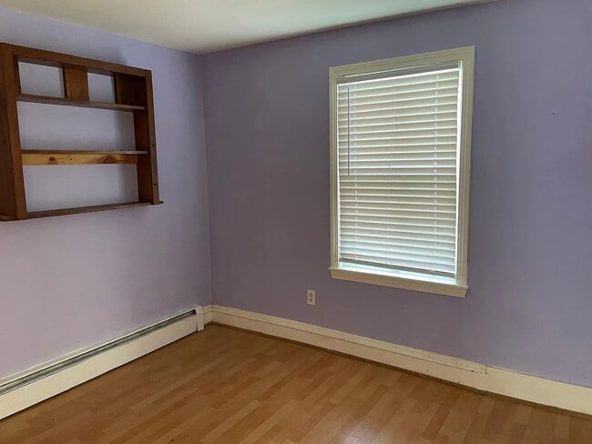 Building Photo - 71 Hickok St