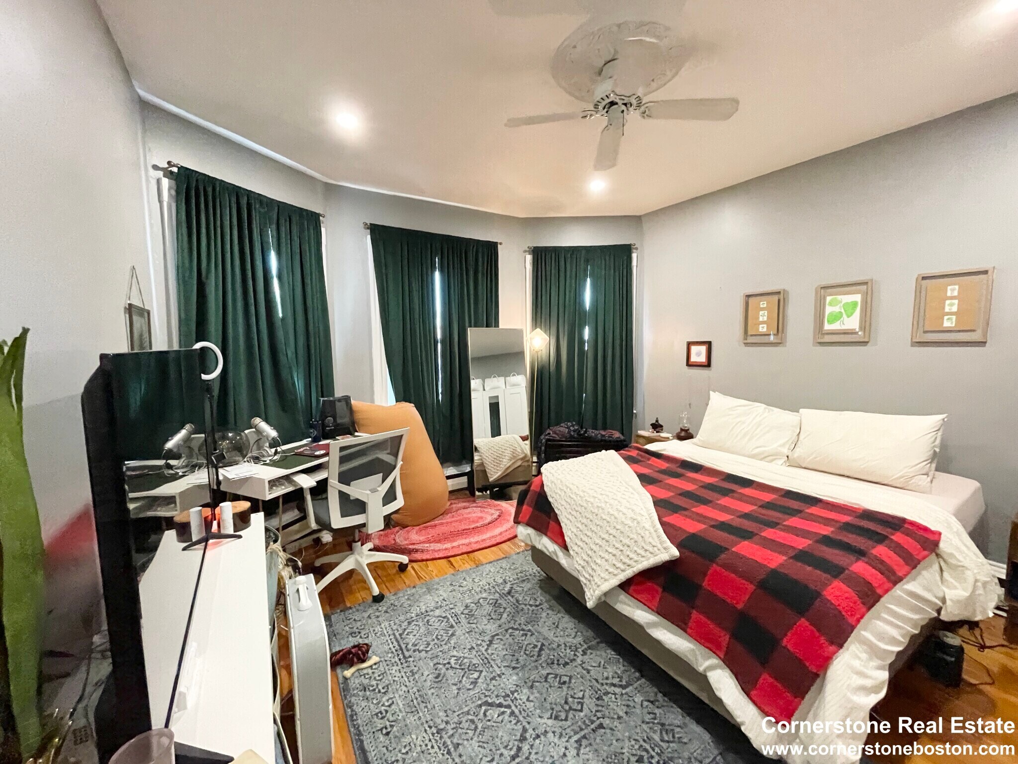 Building Photo - 18 Sunset St