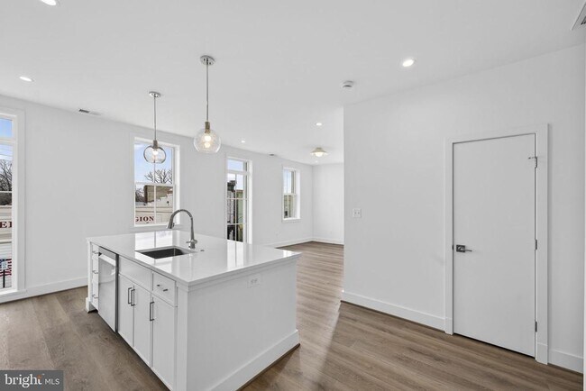 Building Photo - 117 N 21st St