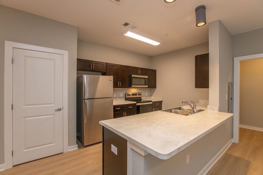 premium kitchen - Grove at Enon Springs