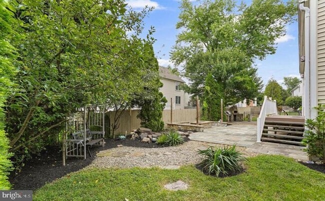 Building Photo - 2054 Madrillon Rd