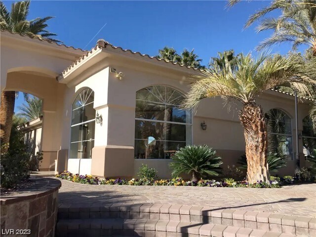 Building Photo - 2050 W Warm Springs Rd