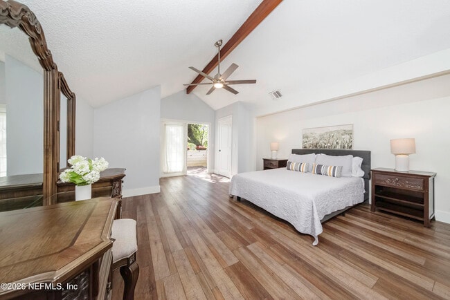 Building Photo - 506 Cali Dr