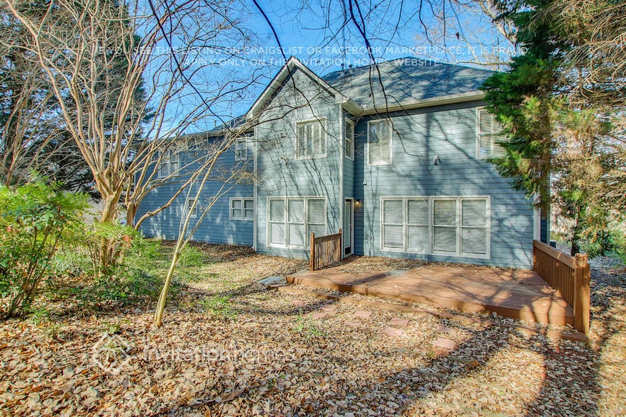 Building Photo - 2234 Saluda Ln NW