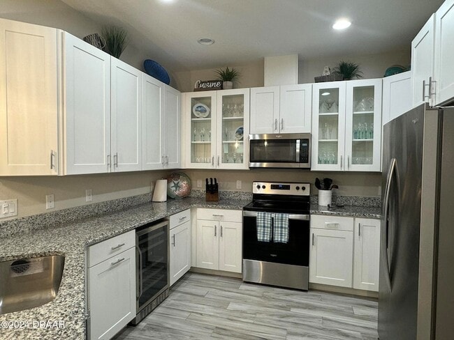 Building Photo - 903 Coral Reef Way