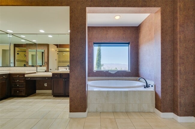Building Photo - 2713 Cyrano St