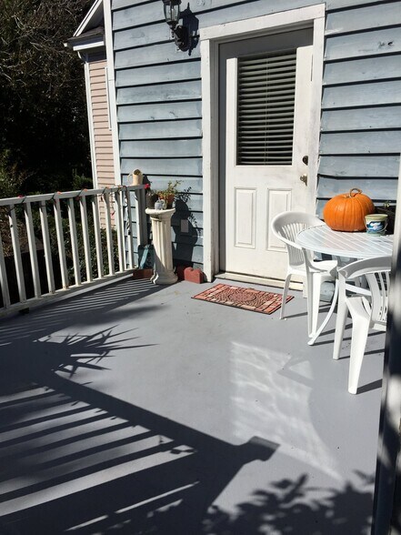 Building Photo - 13 Elizabeth St