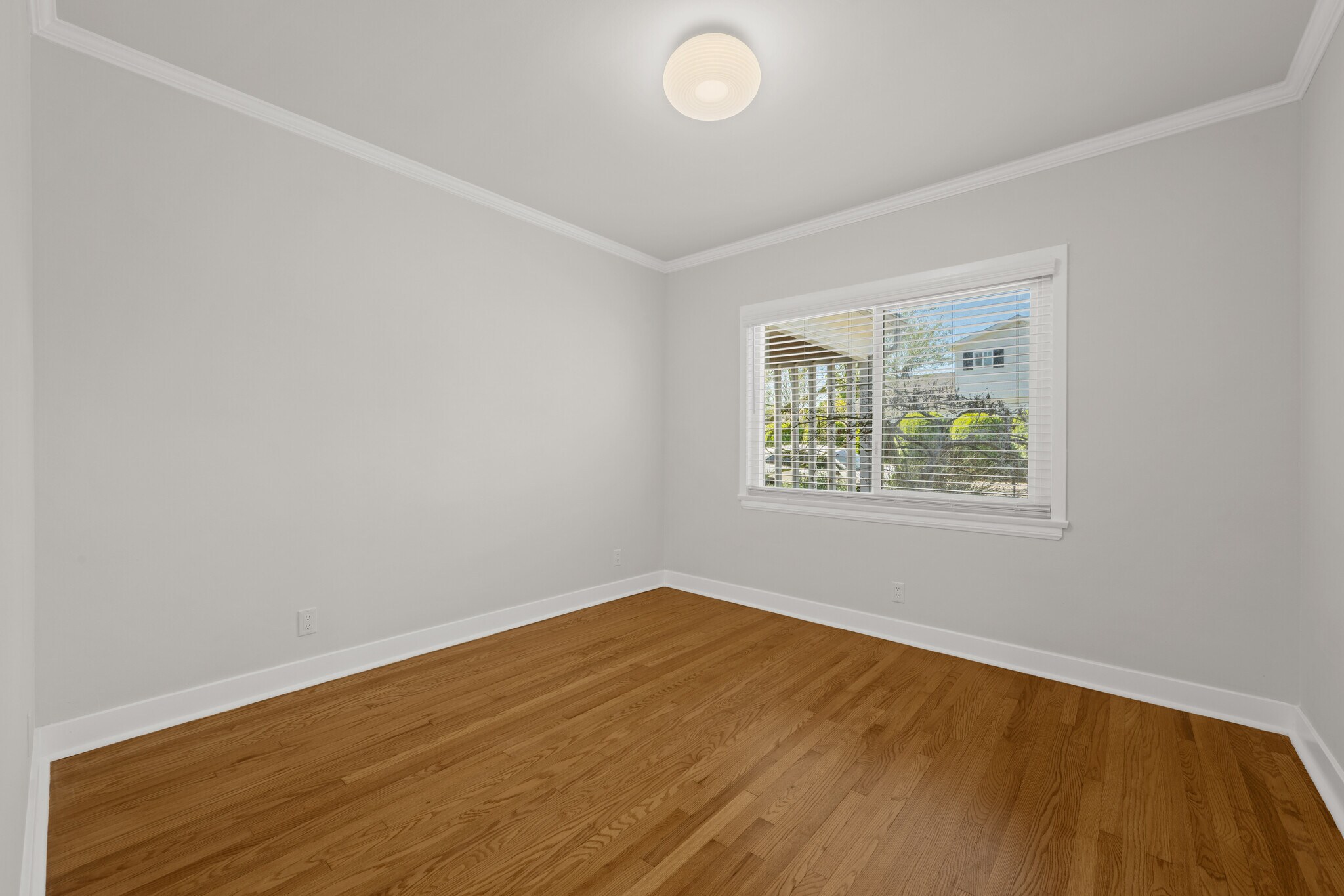 Building Photo - 5935 W 79th St