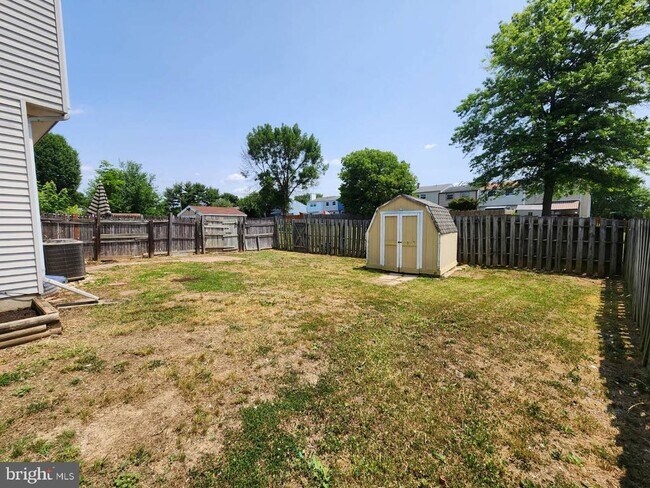 Building Photo - 1768 Carriage Way