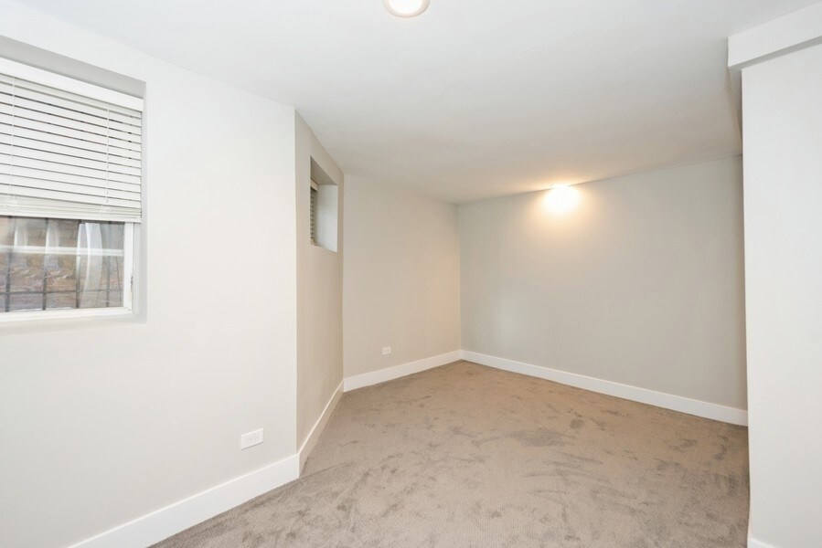 Building Photo - 1435 N Washtenaw Ave