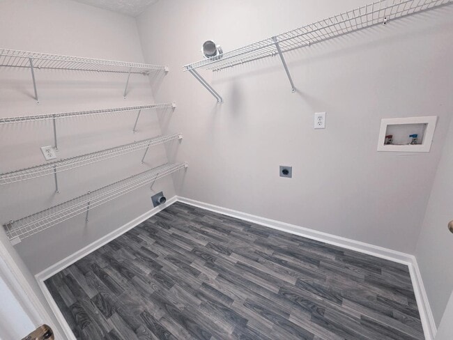 Building Photo - 5016 Stone Park Dr