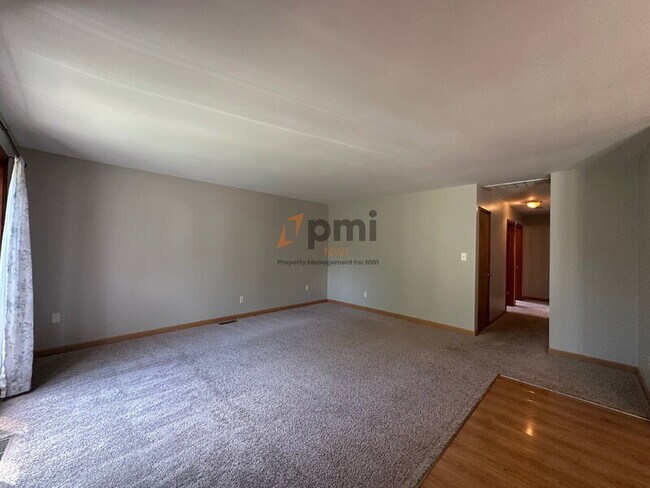 Building Photo - 6850 Van Buren Pl