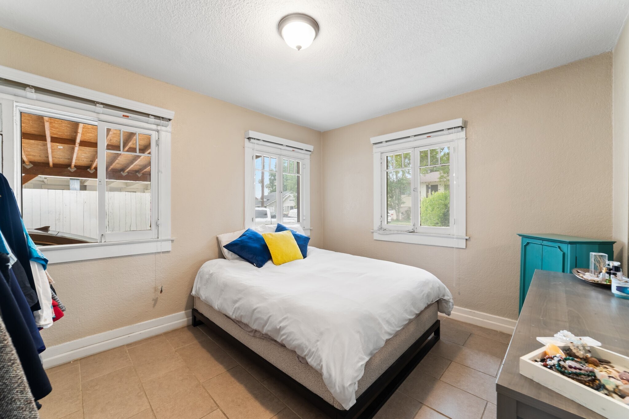 Building Photo - 4212 Locust St