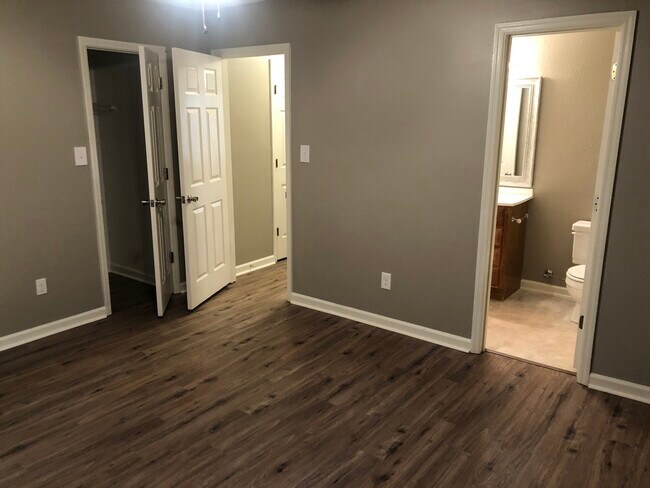 Building Photo - 4067 Coopers Hill Dr SE
