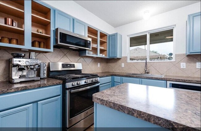 Building Photo - 4918 Fair Oak Dale Ln