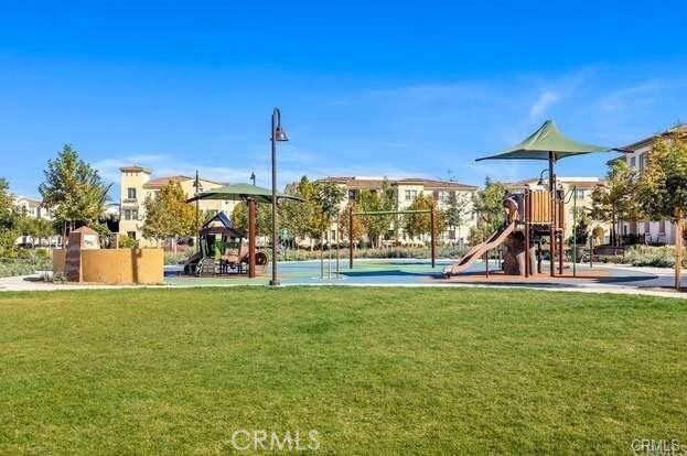 Building Photo - 30419 Town Square Dr