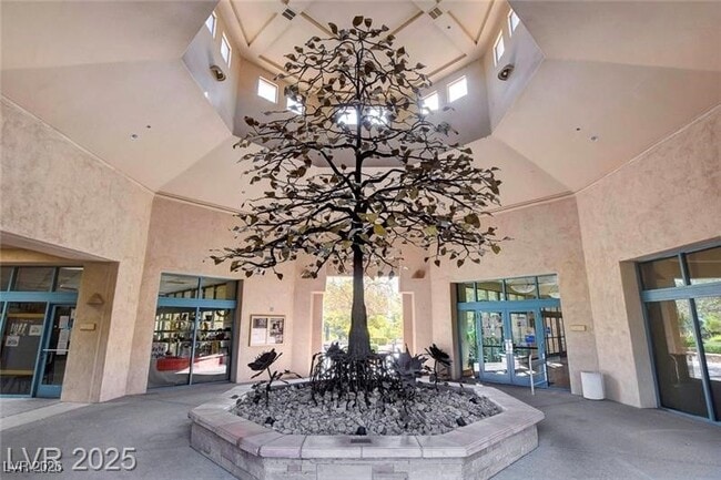 Building Photo - 2660 Crown Ridge Dr