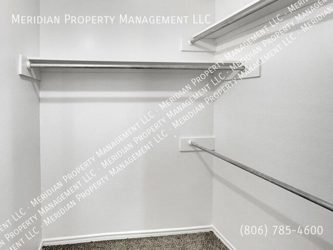 Building Photo - 531 N. Clinton-
