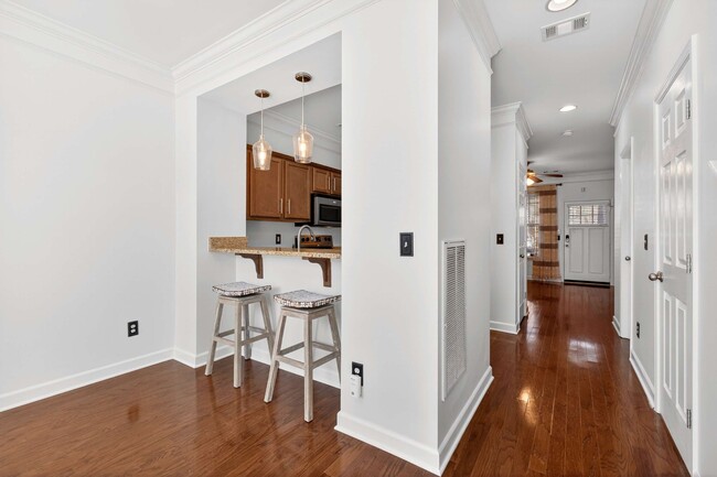 Building Photo - 2310 Elliott Ave