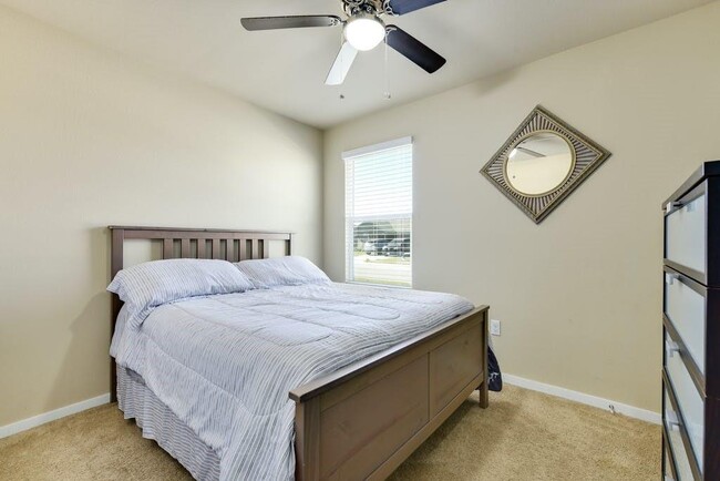 Building Photo - 100 Sulphur River Lp