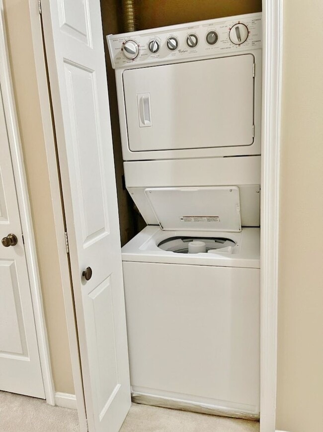 Building Photo - Updated, all brick 3 level townhouse pet friendly townhouse for rent!