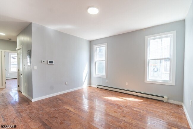 Building Photo - 43 Tillinghast St