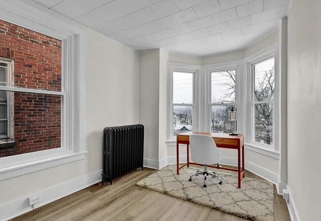 Building Photo - 853 Joslin St SE